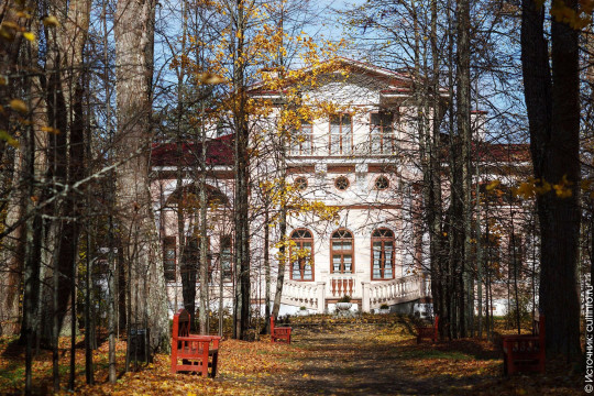 Культурно-просветительские программы и литературно-музыкальные композиции ожидают гостей усадьбы Брянчаниновых в ноябре 